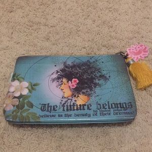 Medium sized Papaya pouch!